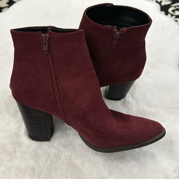Lulus Shoes - Lulus Maroon Suede Stacked Heel Boots Booties Size 10